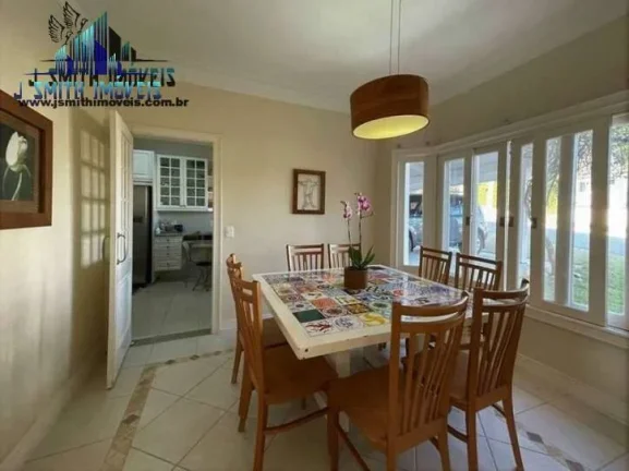 Imagem Linda casa contemporânea, integrada, com ótimo acabamento.
- Pé direito alto, envidraçada, bem a...