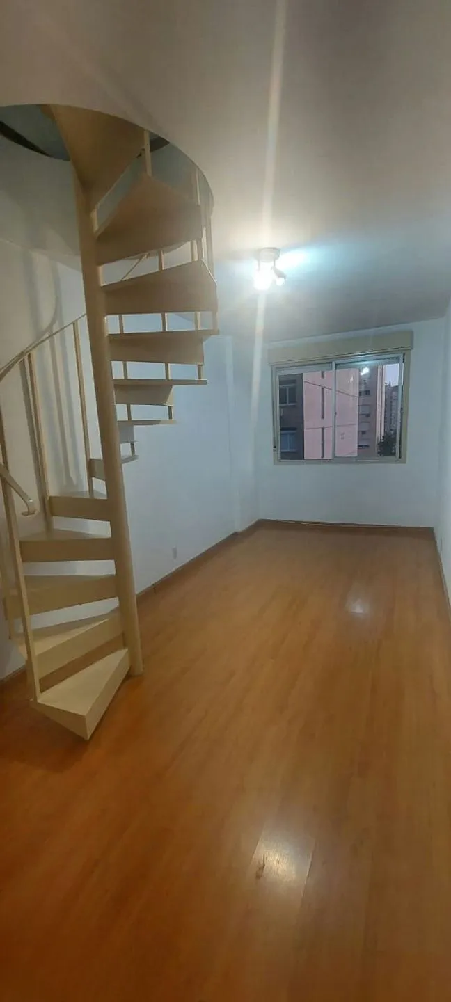Imagem Cobertura com 2 quartos e 84m² à venda em Centro Histórico, Porto Alegre.