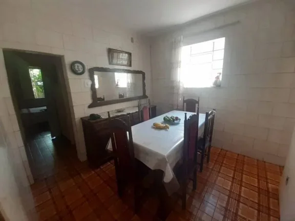 Imagem Casa com 4 Quartos e 2 banheiros à Venda, 400 m²