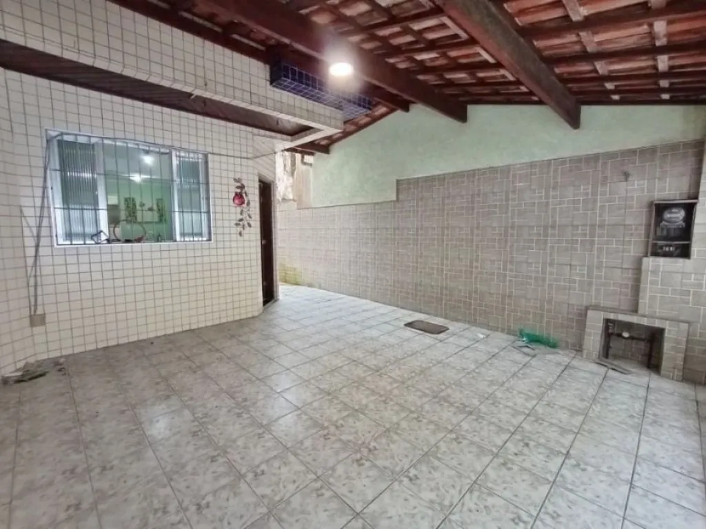 Imagem CASA COM 200,00 m² - GUILHERMINA - PRAIA GRANDE SP