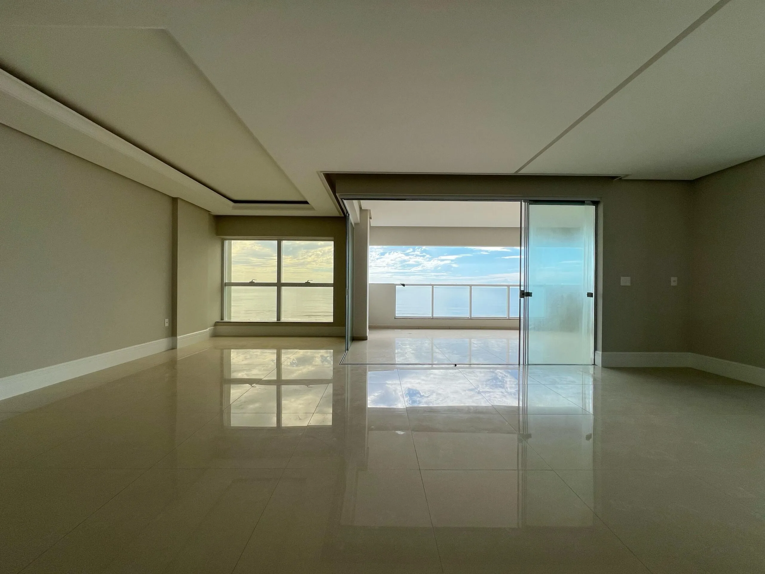 Imagem Apartamento com vista para o mar à venda com 192.84m2 por R$ 7.500.000,00