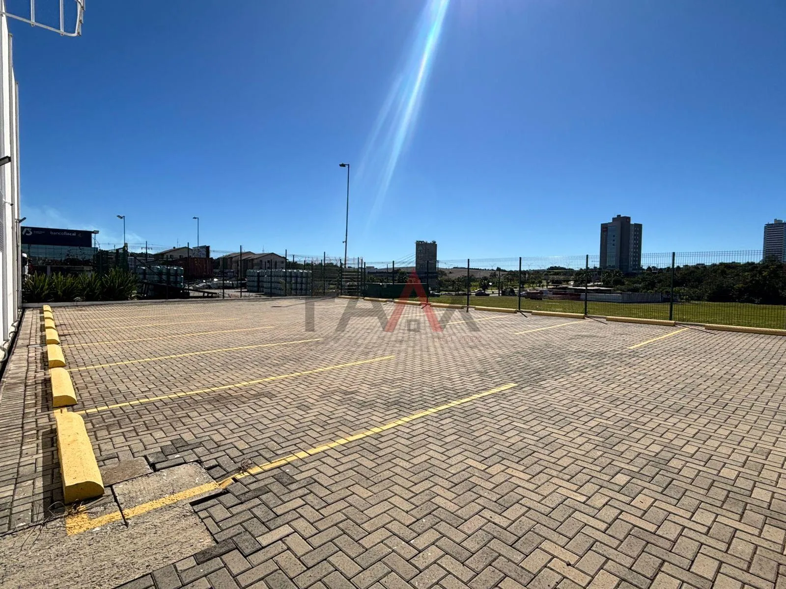 Imagem SALA COMERCIAL NOVA 250m - PRÓXIMO SHOPPING CIDADE DOS LAGOS