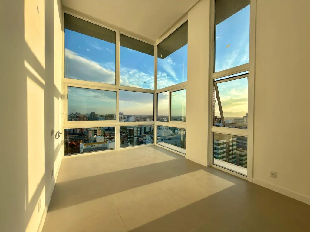 Foto do imóvel: Apartamento 3 Dormitórios - Bairro Centro em Avenida Ruda