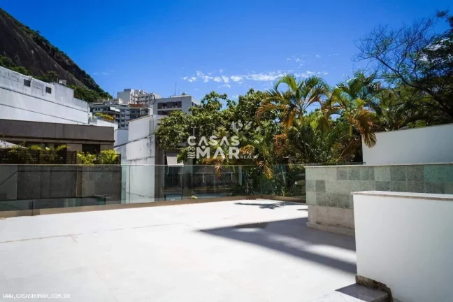 Imagem Imóvel de luxo à beira-mar com 3 quartos e suítes na Lagoa, Rio de Janeiro - RJ: 146 m², 2 vagas