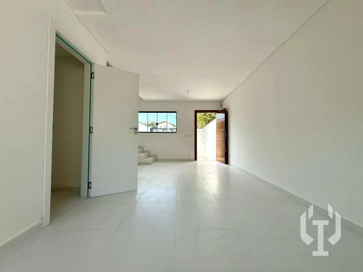 Foto do imóvel Sobrado à venda em Itapema, com 2 quartos, 70m2