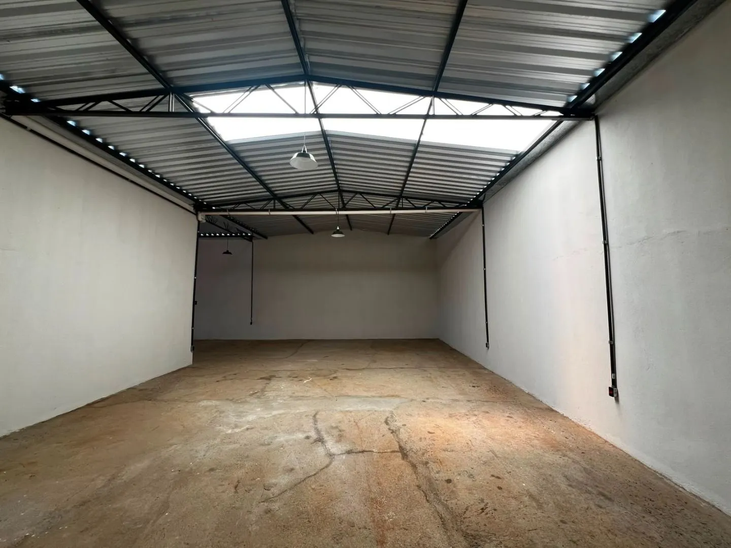 Imagem Galpão para alugar, 135 m² por R$ 1.850,00/mês - Sorriso - Patos de Minas/MG
