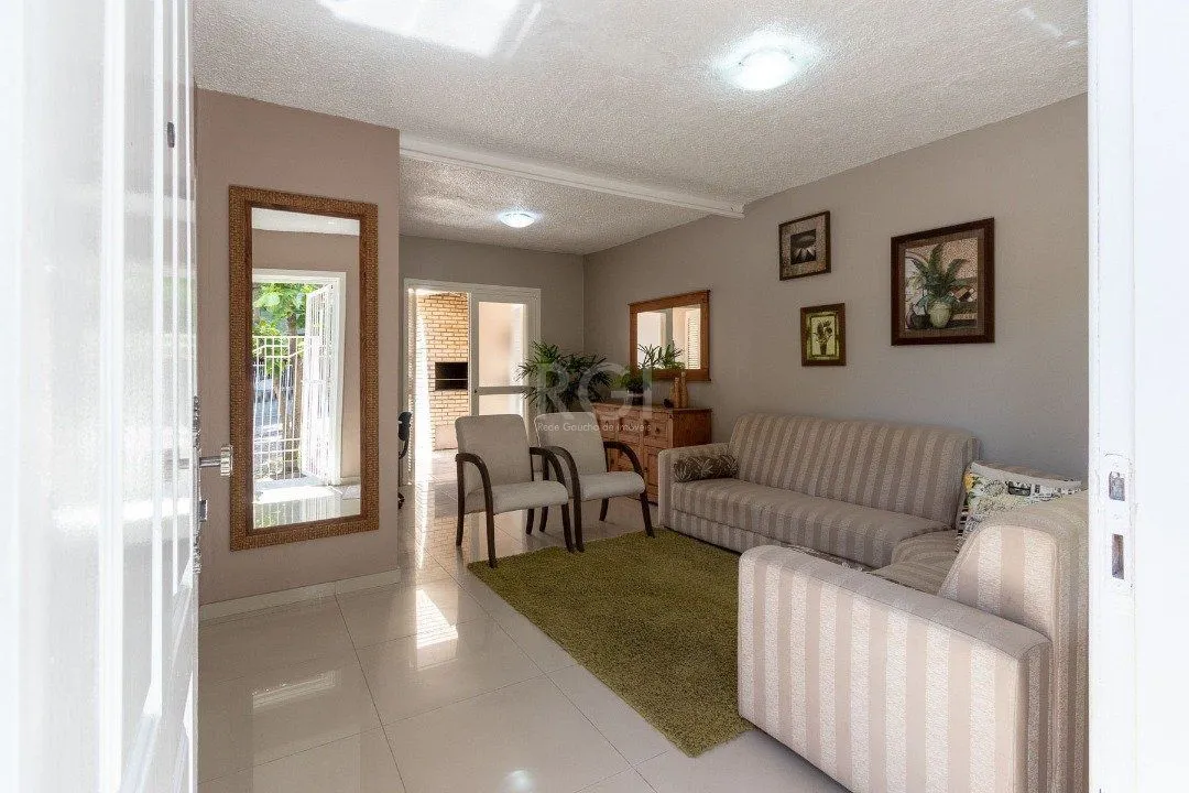 Imagem Sobrado para Venda - 150m², 3 dormitórios, sendo 1 suites, 1 vaga - Morro Santana