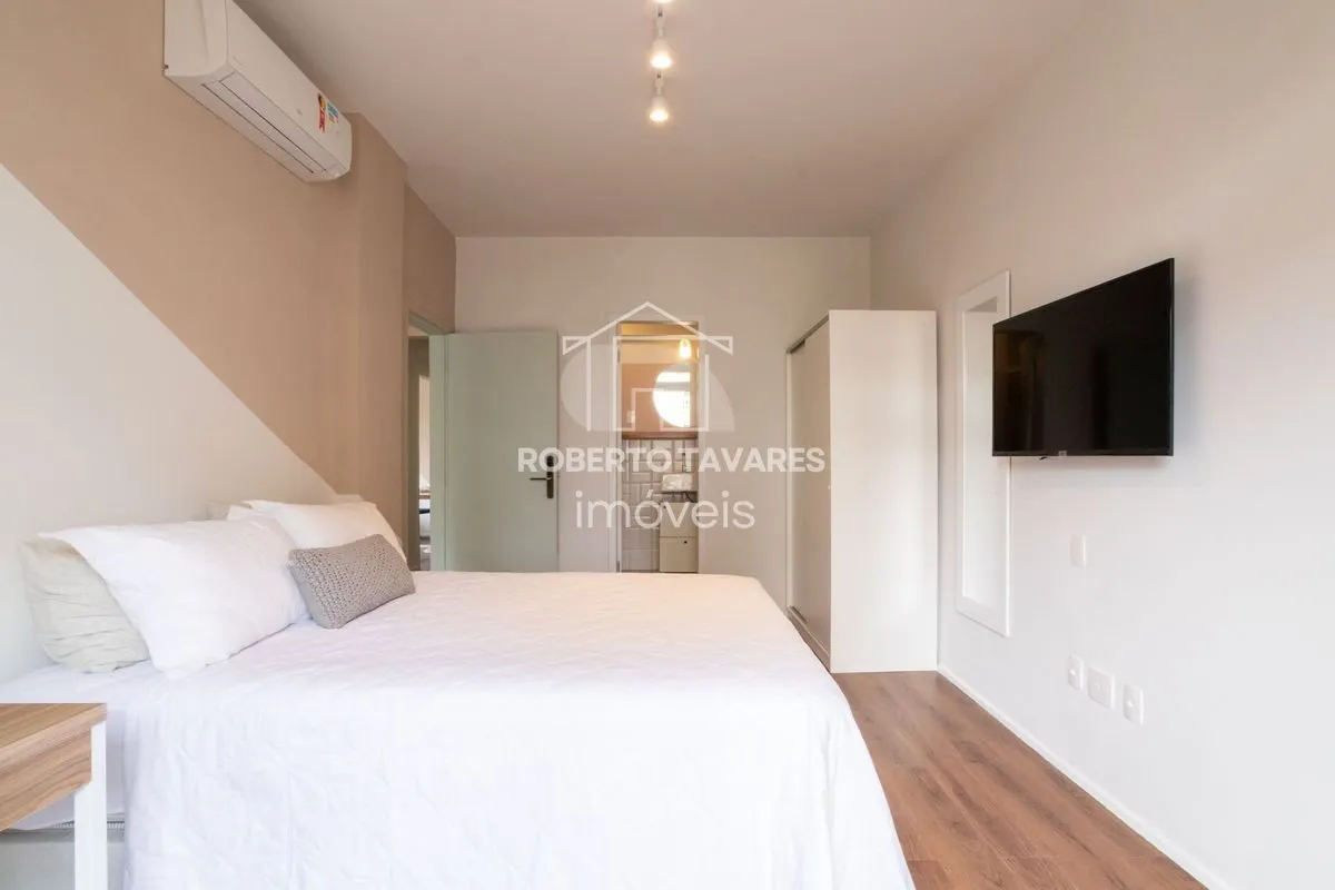 Imagem Apartamento Mobiliado e totalmente Reformado! 145 m2 úteis 5dts e 3 suítes, cozinha aberta para sala - Está a duas quadras da Av. Paulista.