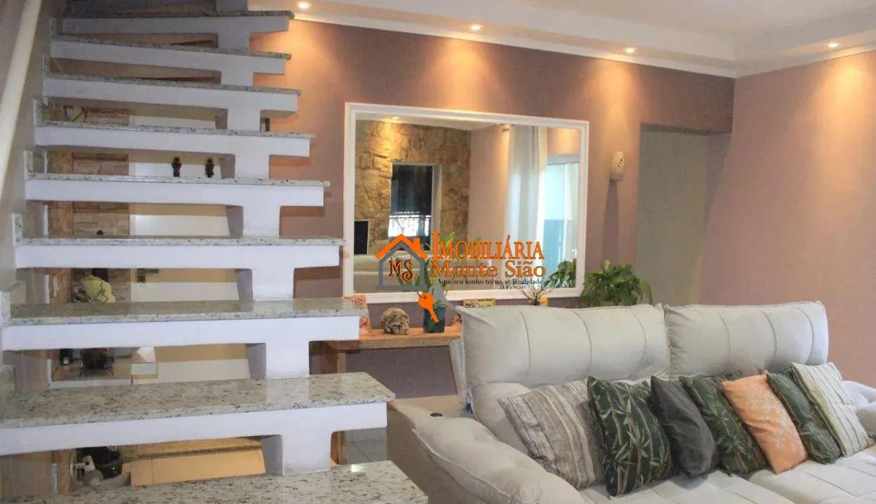 Imagem Sobrado com 3 dormitórios à venda, 238 m² por R$ 690.000,00 - Jardim Vila Galvão - Guarulhos/SP