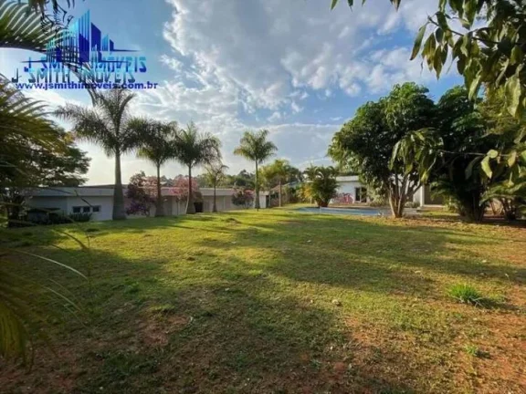 Imagem CASA CLÁSSICA, AT 3.500 m² ! 5 sts, piscina, salão! P/ REFORMAR