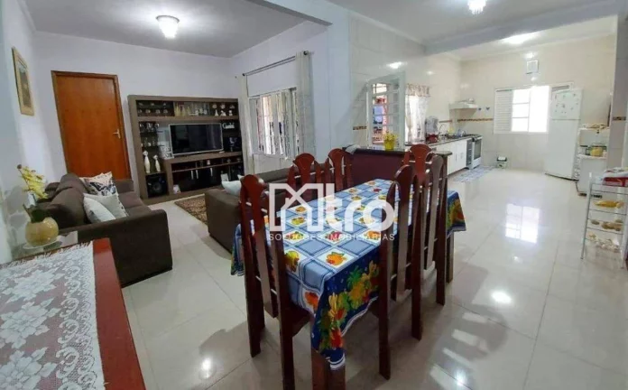 Imagem Casa com 5 dormitórios à venda, 266 m² por R$ 600.000,00 - Santa Rita - Guaratinguetá/SP