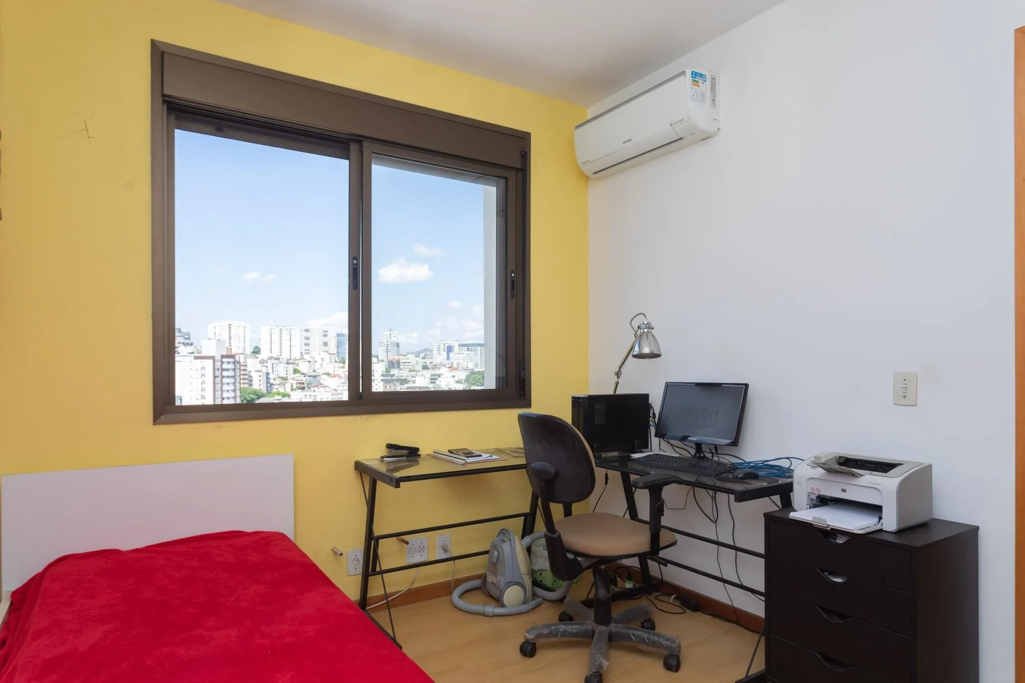 Imagem Apartamento 2 dormitórios sendo 1 suíte e 3 vagas no Petrópolis.