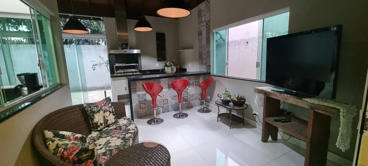 Imagem Magnífica Casa no Condomínio Reserva dos Lagos: Espaços Amplos, Acabamentos de Alto Padrão e Vista Única