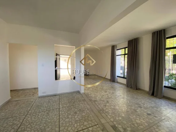 Imagem Casa de esquina de 3 dormitórios ( 1 suíte), 4 vagas, Jardim Esplanada, Sjc