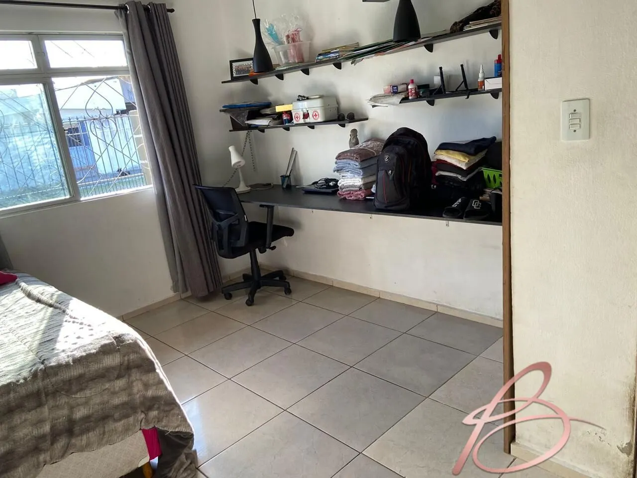 Imagem Casa de 2 pisos com 4 dormitórios á venda no Cordeiros