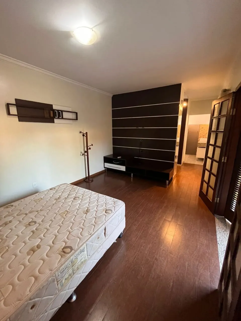 Imagem Casa para locação no Jardim Isaura, Sorocaba-SP: 5 quartos, 5 suítes, 2 salas, 7 banheiros, 4 vagas de garagem.
