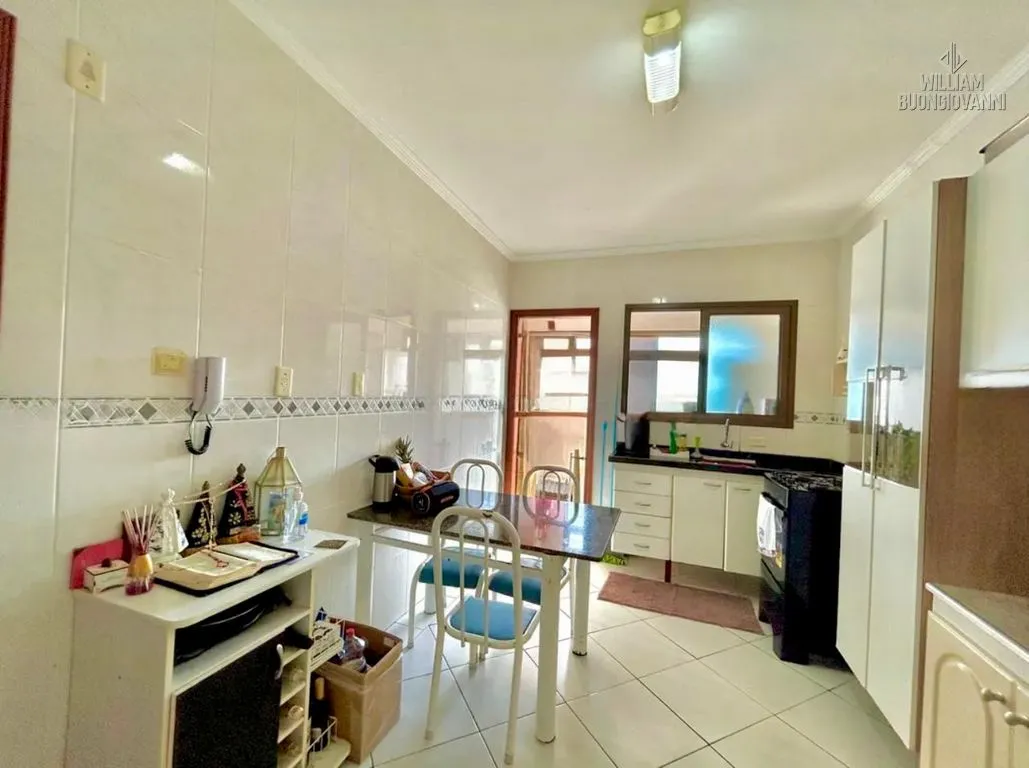 Imagem Vendo Apartamento 2 dormitórios sendo 1 suíte no Coração da Guilhermina