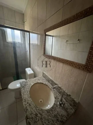 Imagem Venha morar nessa incrível casa com 2 quartos, perfeita para você e sua família! Com uma ampla sa...