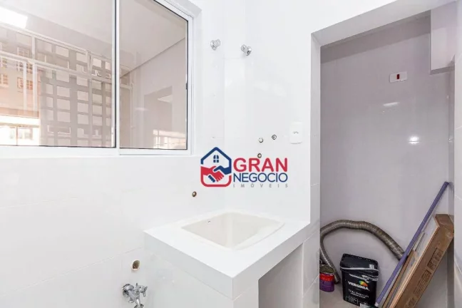 Imagem Apartamento com 3 dormitórios à venda - Centro - Curitiba/PR