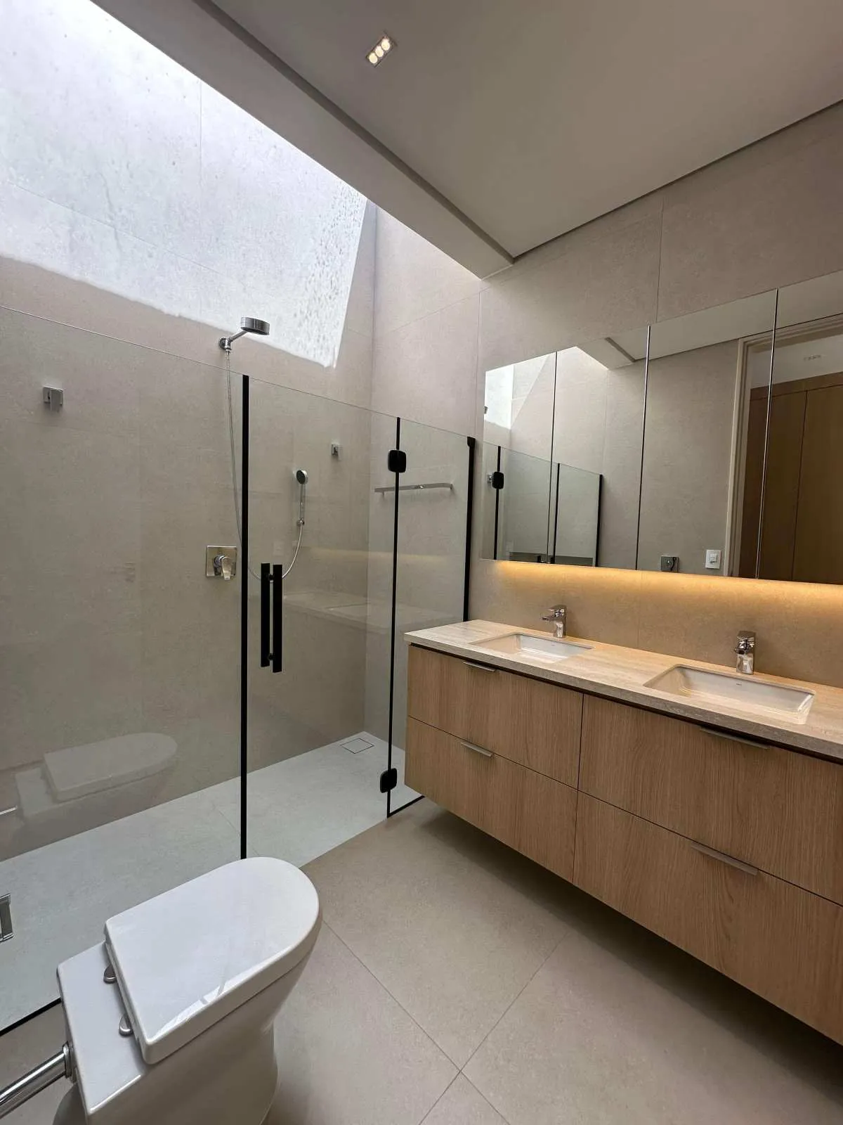 Imagem Casa à venda, Parque Universitário, com 3 quartos, 220m2