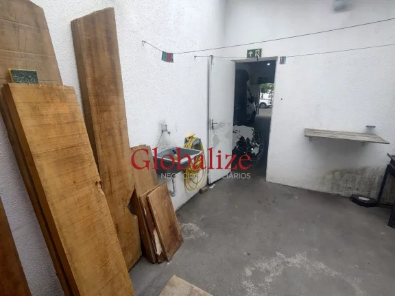 Imagem Otimo Galpão bem estruturado com salas banheiro com chuveiro e e armários no bairro da Aparecida em Santos por R$.750.000,00 !