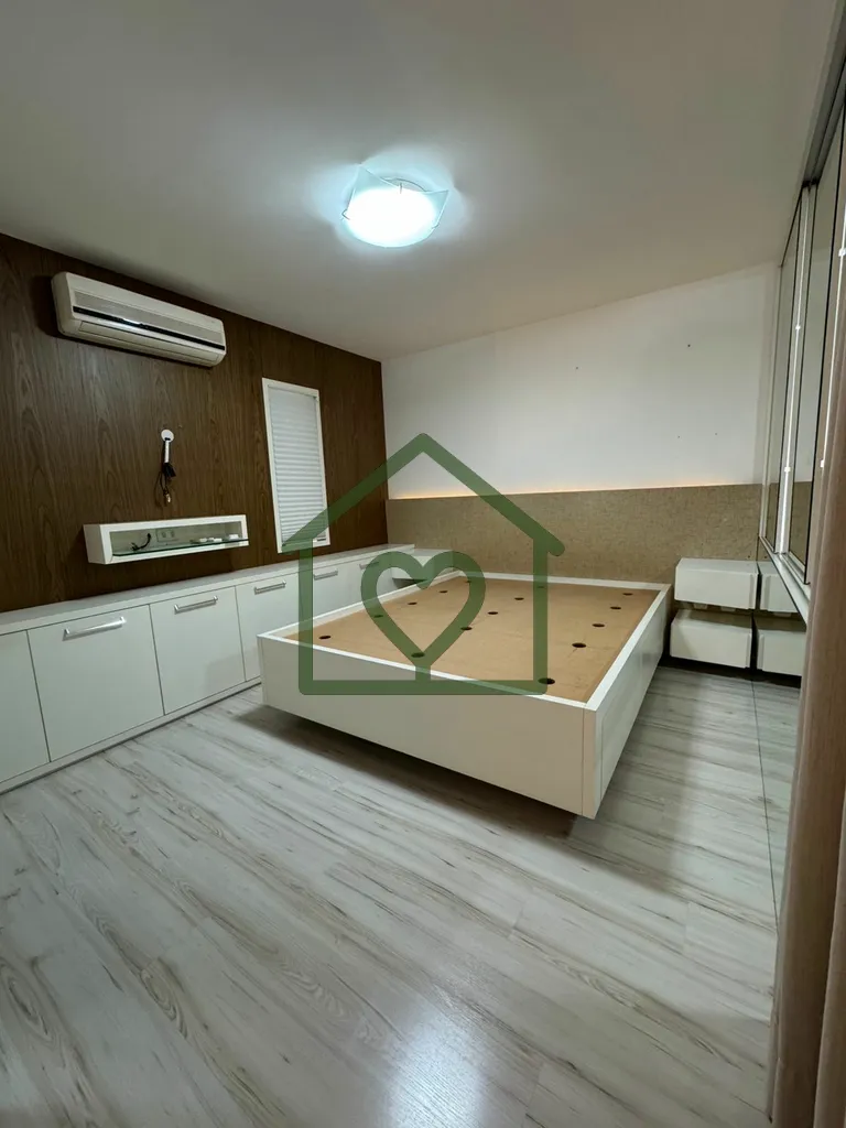 Imagem Excelente apartamento duplex, localizado em região valorizada do bairro Petrópolis, próximo a div...
