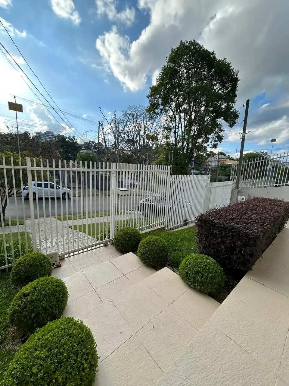 Imagem Sobrado com 3 Quartos à Venda, 118 metros em Mercês - Curitiba