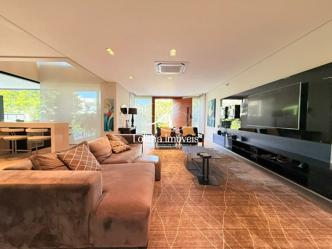 Imagem CASA COM 5 SUÍTES Á VENDA EM JURERÊ - FLORIANÓPOLIS/SC