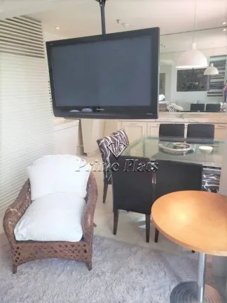 Imagem Flat disponível para venda no International Duplex Residence em Moema, com 70m², 2 dormitórios e 1 vaga