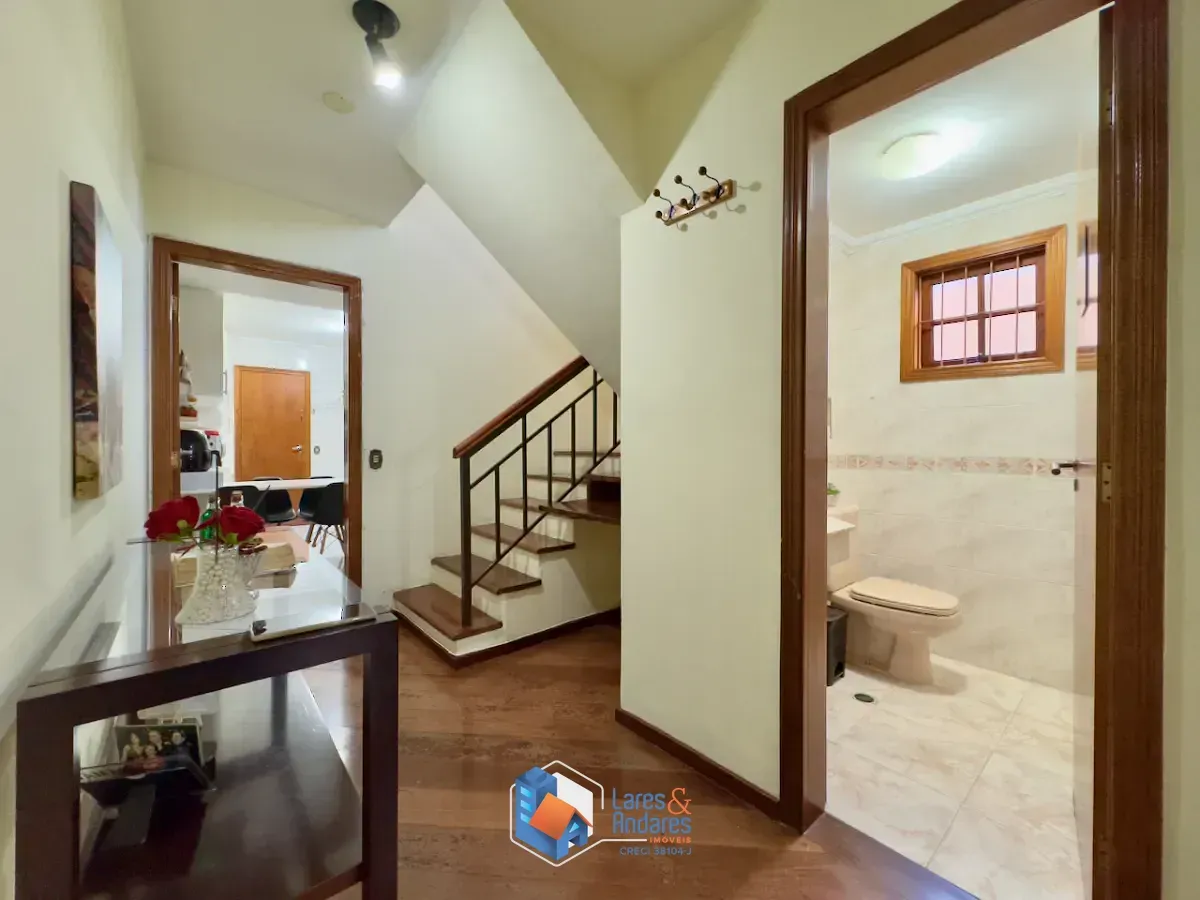 Imagem Sobrado para venda em Vila Marari com 3 quartos, sendo 3 suítes, 157m²