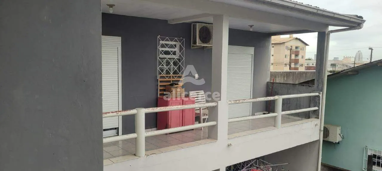 Imagem Oportunidade única - Casa de 2 Pavimento à Venda l 4 Dormitórios I Financiavel - em Palhoça/SC