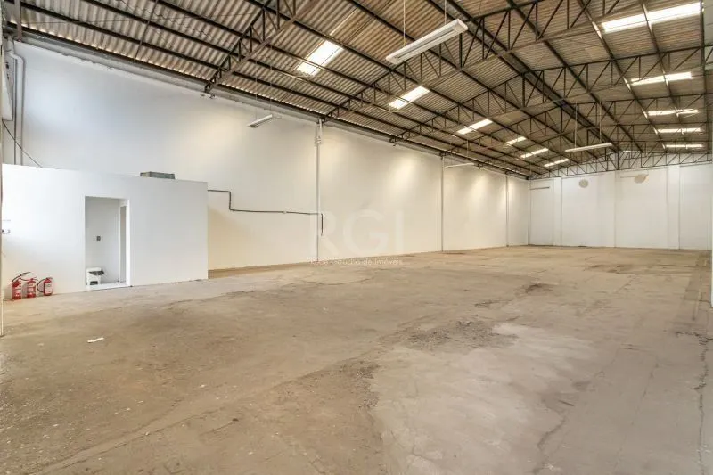 Imagem MÁFFER IMÓVEIS ALUGA - DEPÓSITO / PAVILHÃO NO 4º DISTRITO Rua Comendador Coruja, 131 - Floresta | Porto Alegre/RS Área privativa: 502 m² Com estacionamento frontal