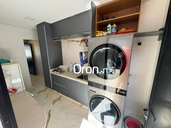 Imagem Sobrado à venda, 440 m² por R$ 3.300.000,00 - Jardins Capri - Senador Canedo/GO