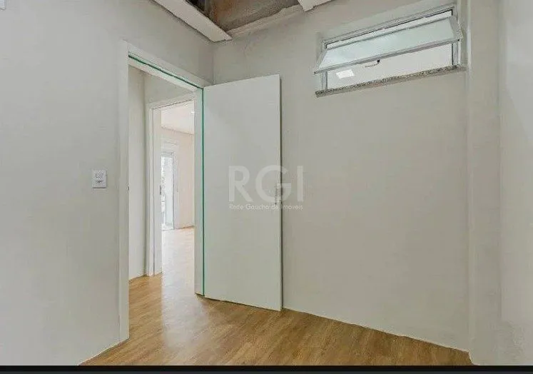 Imagem Casa para Venda - 220m², 3 dormitórios, sendo 2 suites, 2 vagas - Partenon