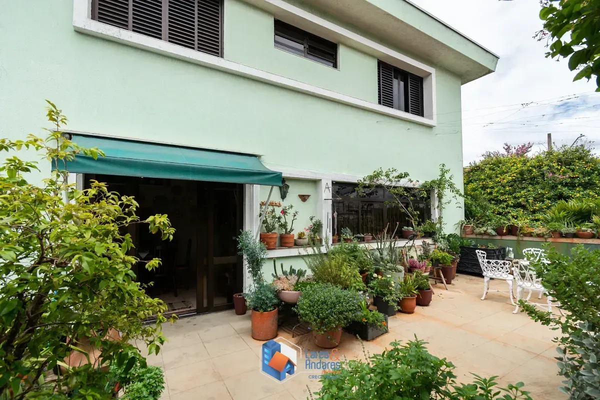 Imagem Casa para venda em Vila das Mercês com 4 quartos, sendo 1 suíte, 263m²