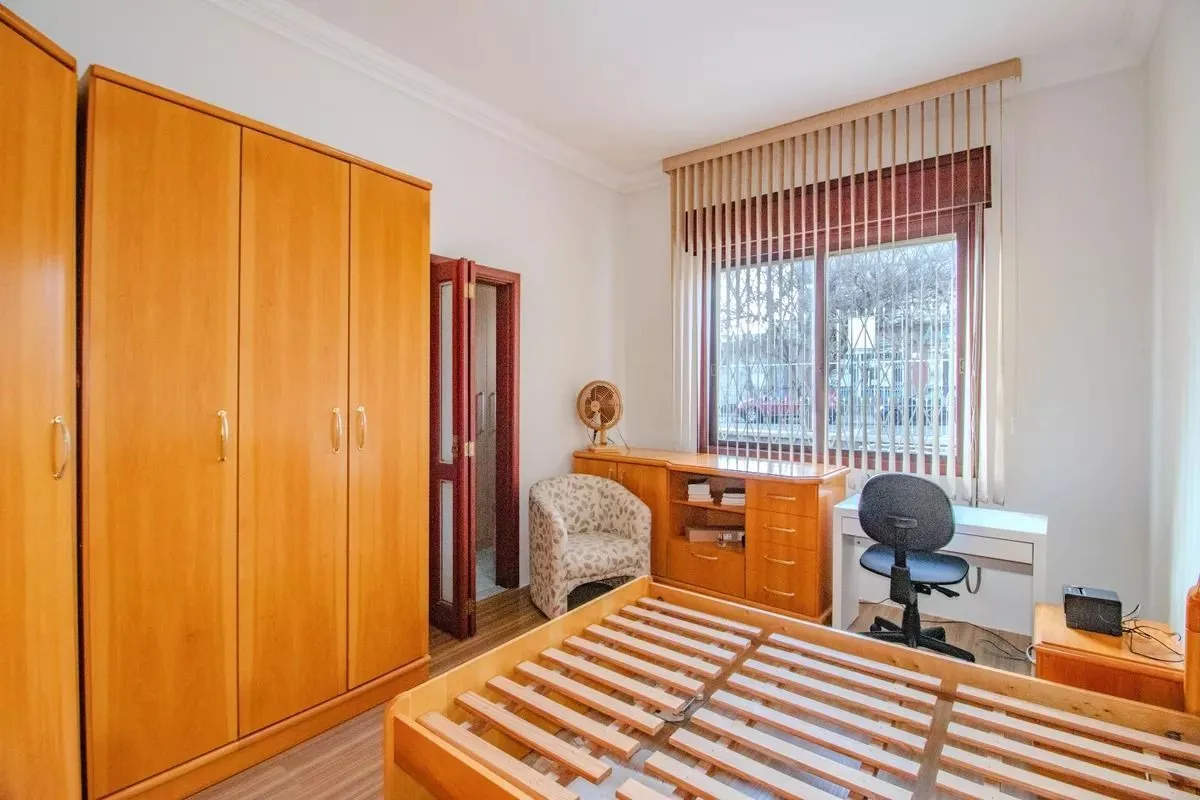 Imagem Casa à venda com 173m², 2 quartos e 3 vagas no bairro Vila Ipiranga- Porto Alegre/RS