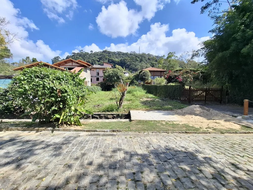Imagem Terreno em Condomínio para Venda em Teresópolis / RJ no bairro Vargem Grande