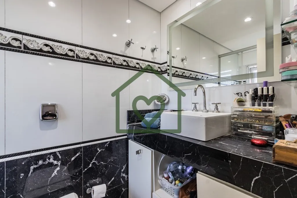 Imagem CASA EM CONDOMÍNIO DE 229m² COM 3 DORMITÓRIOS (1 SUÍTE MASTER), ESPAÇO EXTERNO COM PISCINA, COZ...