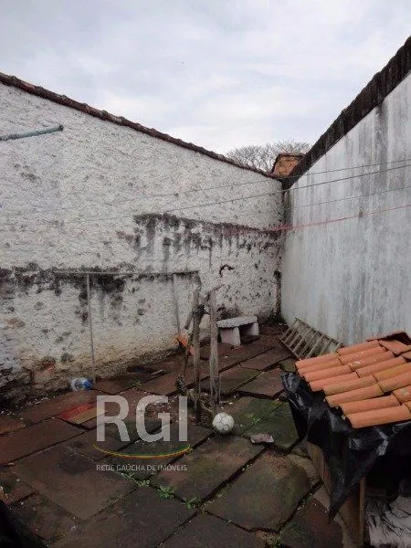Imagem Casa para Venda - 90m², 3 dormitórios, 1 vaga - Partenon