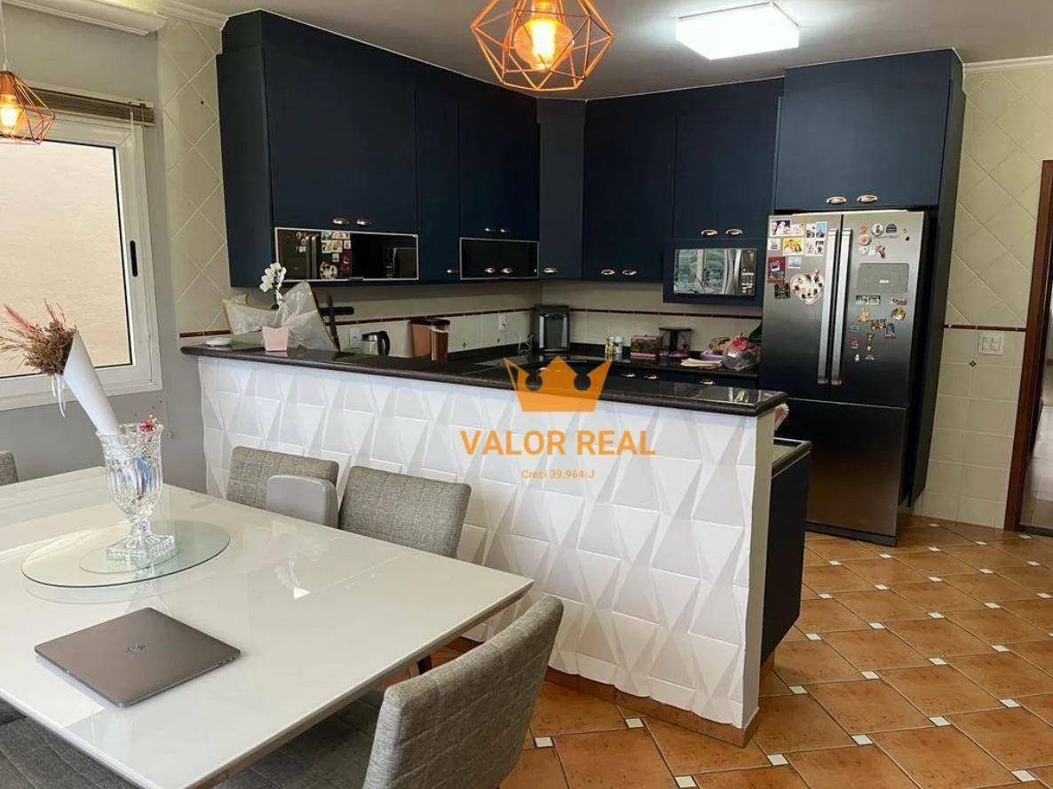 Foto do imóvel Casa de noivos em rua tranquila e com segurança. AT 394 m2, 3 Dorm, 2 Suites, Salão de Festas, R$ 790.500