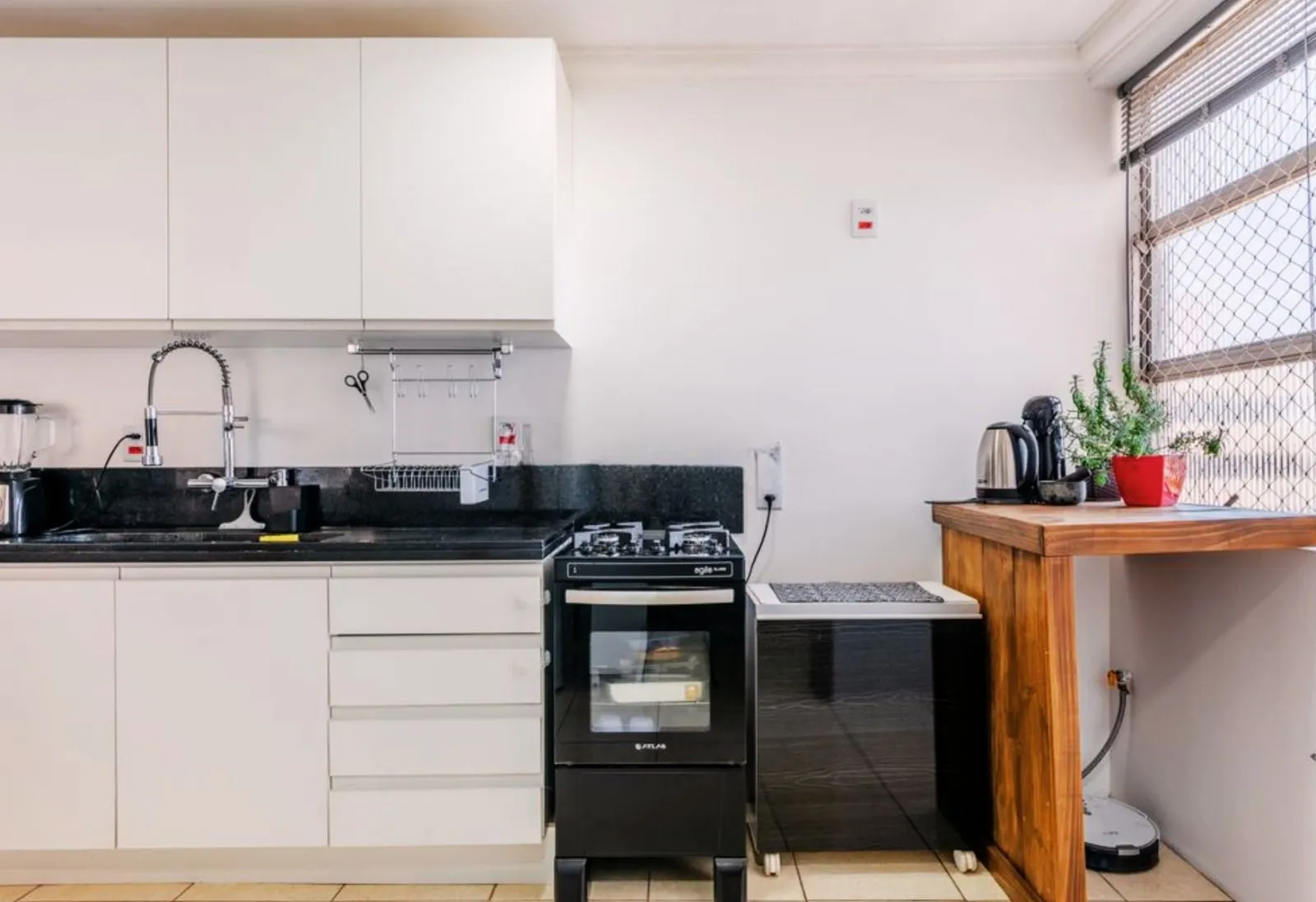 Imagem Apartamento com 164.55m², 3 dorm, Moinhos de Vento