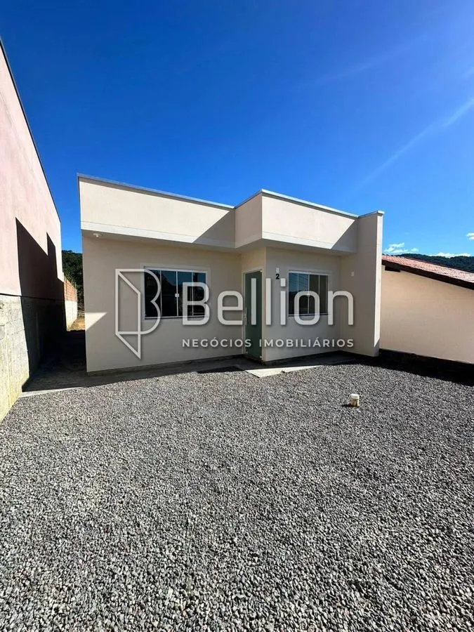 Imagem Residência situada em um bairro tranquilo em Timbó. Com um terreno espaçoso de 262,50 m², esta propriedade oferece um espaço para sua família desfrutar.
