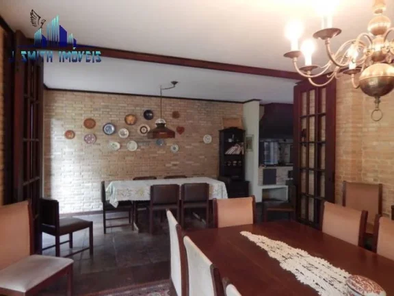 Imagem CASA ESTILO GRANJEIRO, NO CORAÇÃO DA GRANJA VIANA. TERRENO GIGANTE
