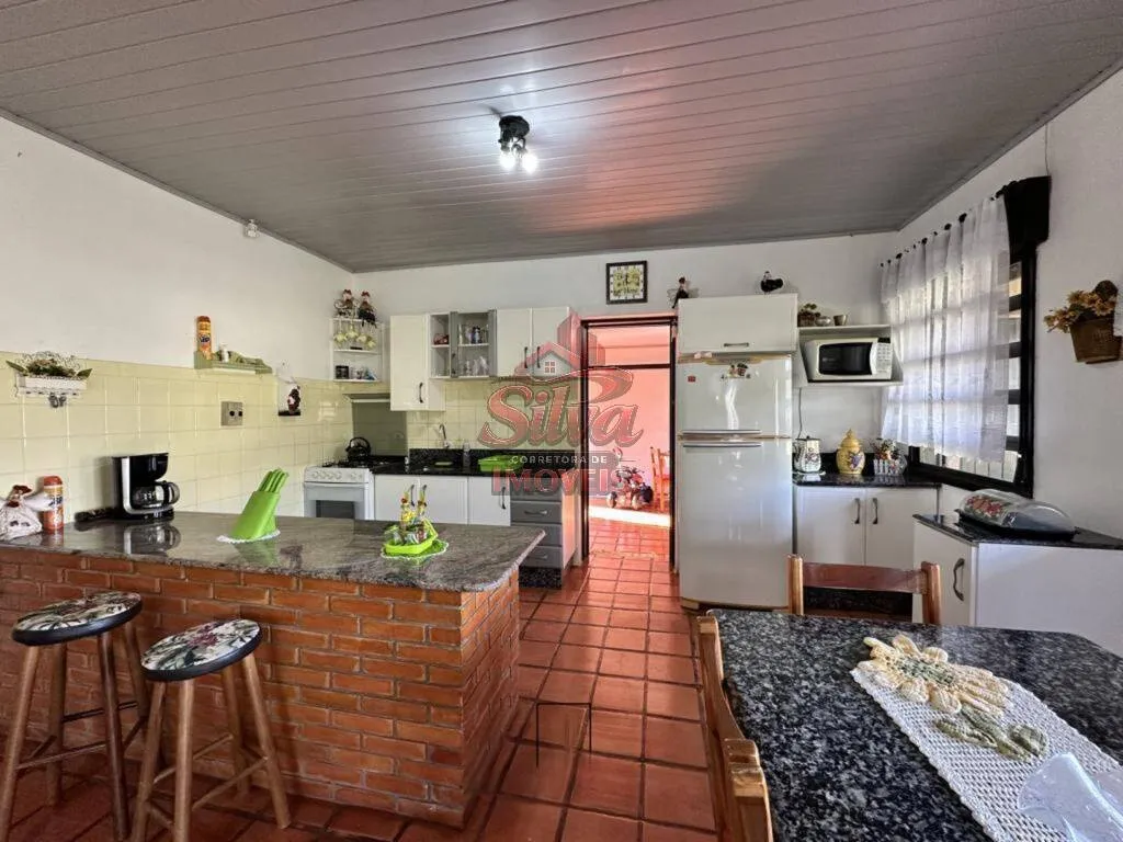 Imagem 1135 |Casa com 3 Dormitórios no Centro a 300m do Mar