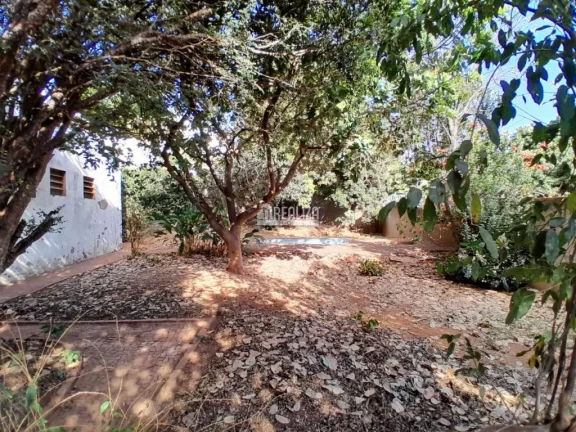 Imagem Casa à venda no bairro Nossa Senhora da Abadia, em Uberaba: 4 dormitórios, suíte, área de lazer e mais!