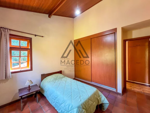 Imagem Casa típica da Granja Viana, em condomínio com mata Atlântica predominante. Propriedade exclusiva...