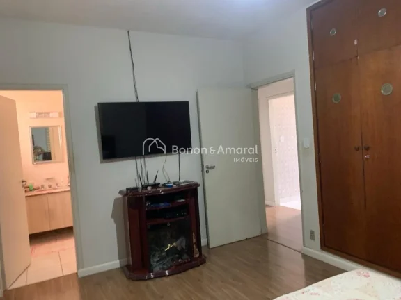 Imagem Localizada na Cidade Universitária, em Campinas, esta casa térrea reúne conforto, praticidade e e...