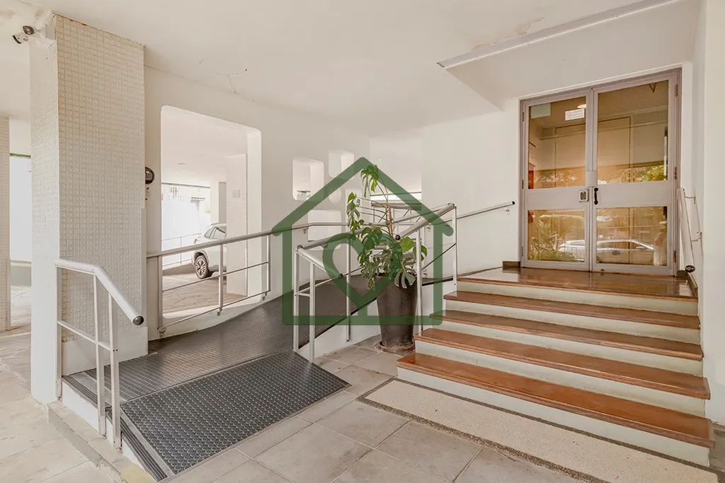Imagem Apartamento à venda no bairro Auxiliadora, Localizado na rua Silva Jardim, próximo da Av 24 de Out...