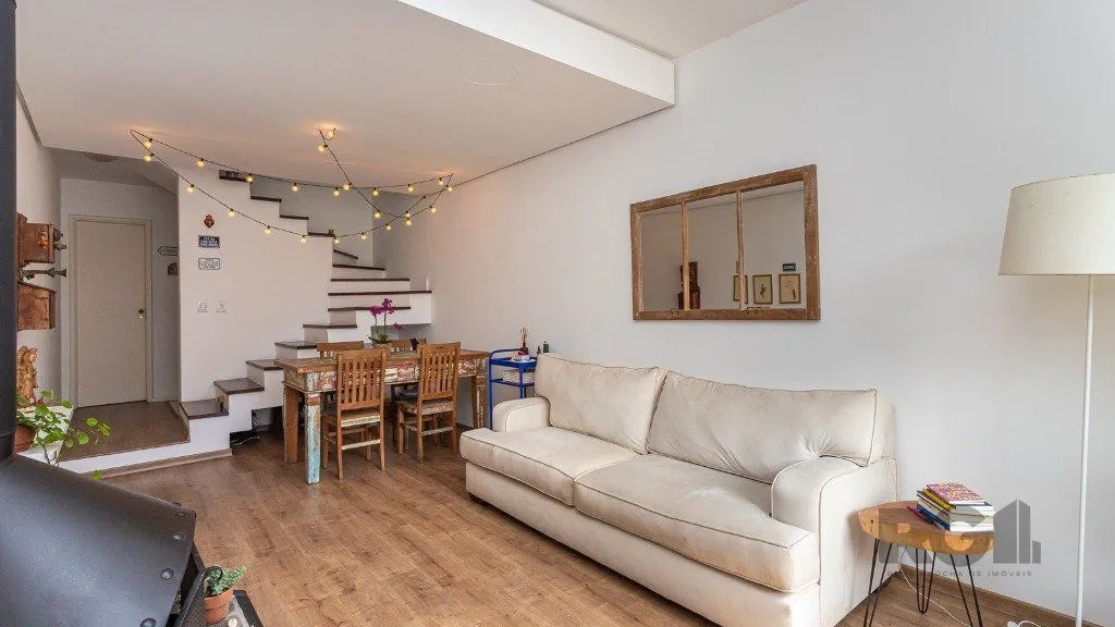 Imagem Casa em condomínio de 109m² - 3 dormitórios, 1 suíte e 1 vaga no bairro Teresópolis