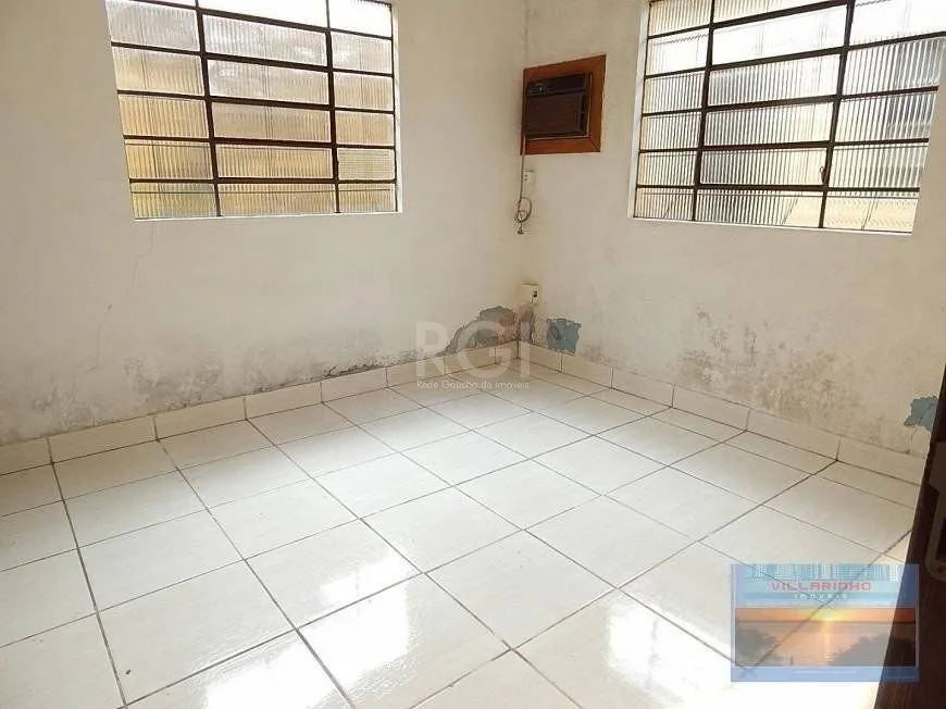 Imagem Casa para Venda - 120m², 3 dormitórios, 5 vagas - Nonoai
